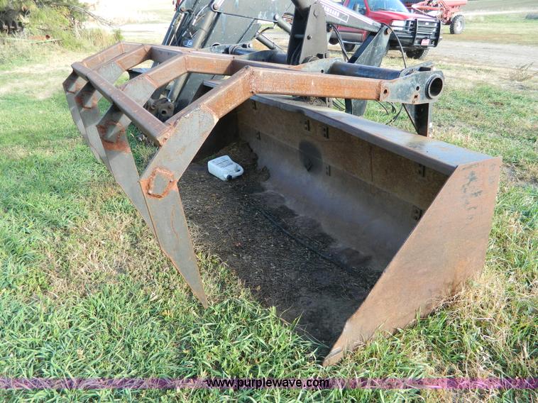 image for item G7532 Farmhand XL1140 loader