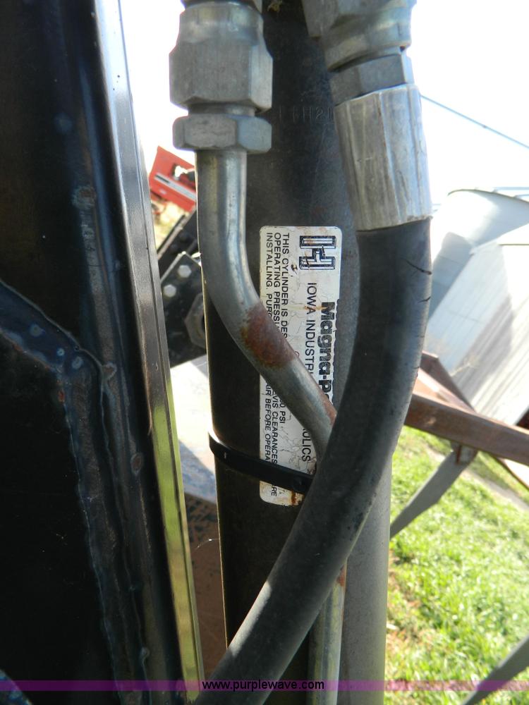 image for item G7532 Farmhand XL1140 loader