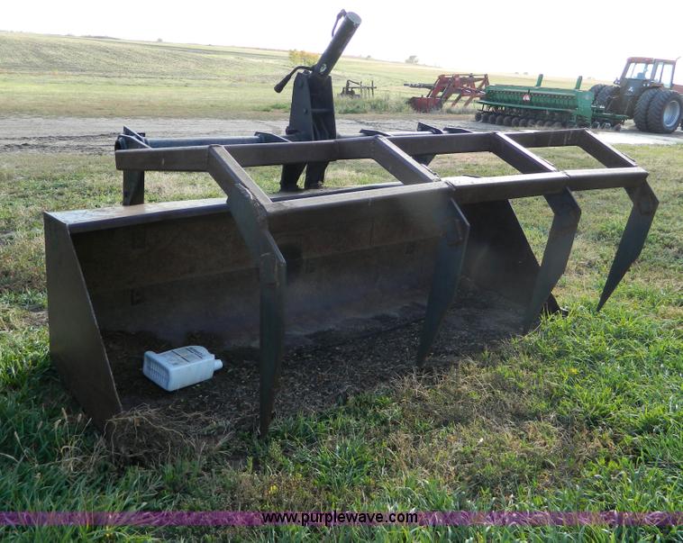 image for item G7532 Farmhand XL1140 loader