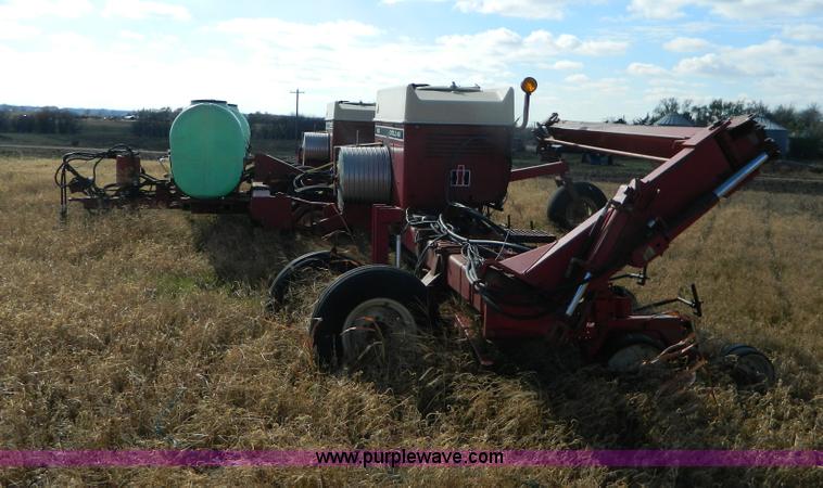 image for item G7556 International Cyclo Air 800 planter