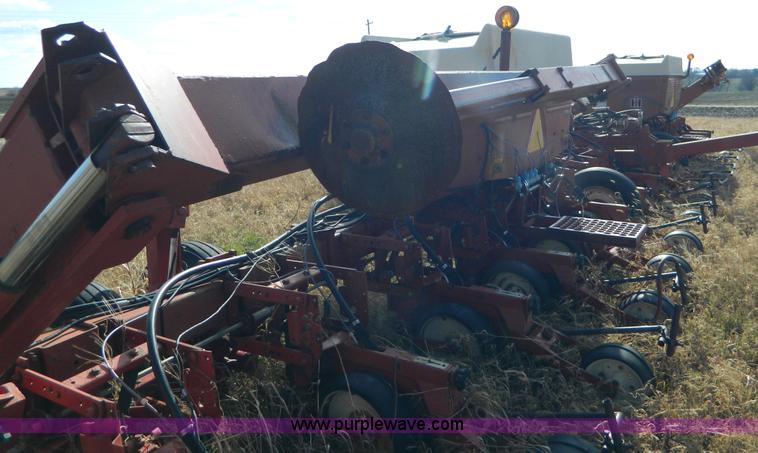 image for item G7556 International Cyclo Air 800 planter