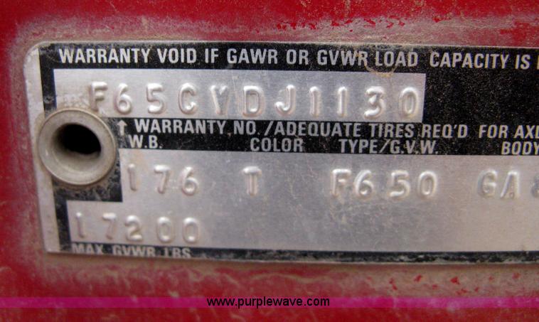 image for item B8286 1979 Ford F600 truck cab and chassis