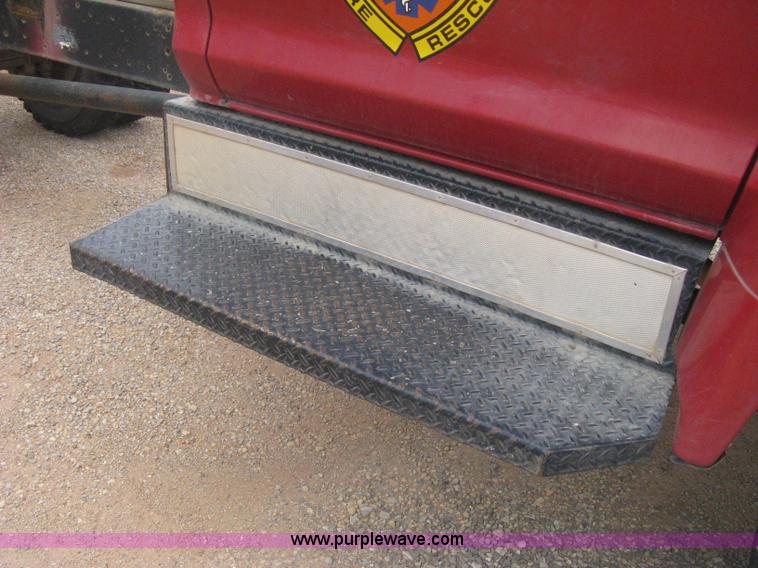 image for item B8286 1979 Ford F600 truck cab and chassis