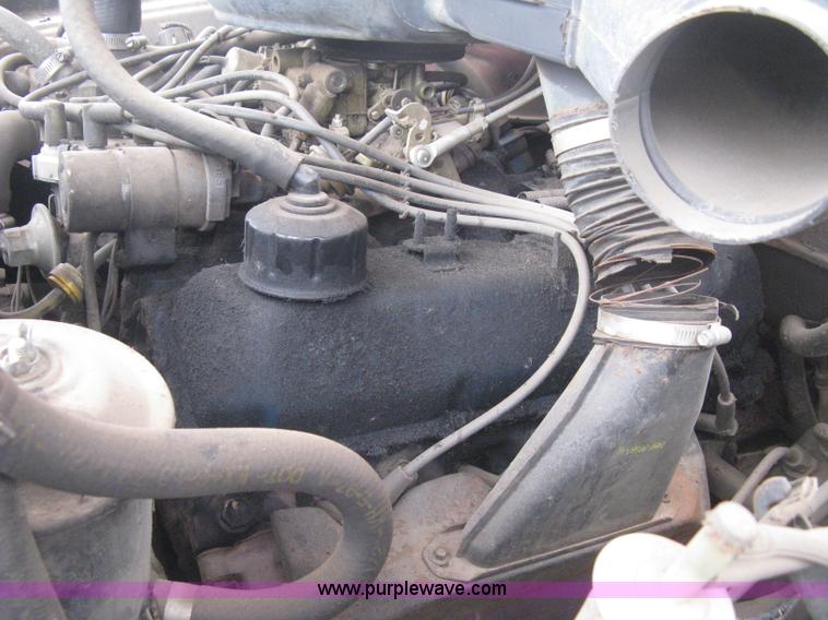 image for item B8286 1979 Ford F600 truck cab and chassis