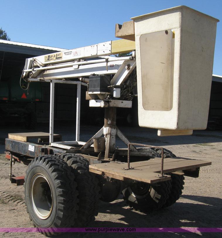 image for item B8307 Dur-a-lift DFSL-36 telescopic boom lift