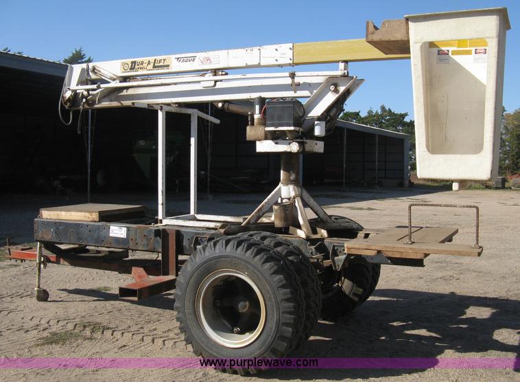 image for item B8307 Dur-a-lift DFSL-36 telescopic boom lift