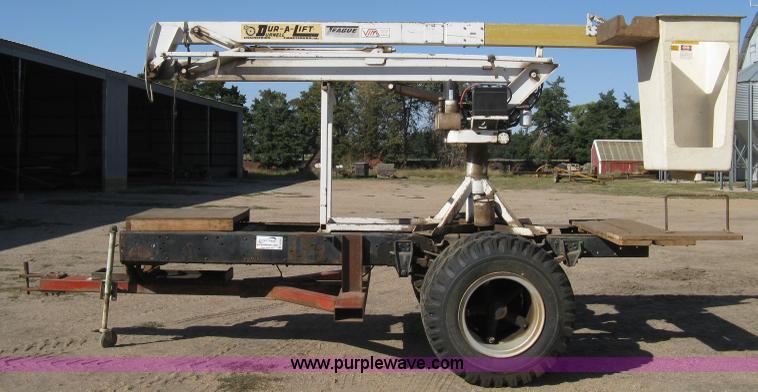 image for item B8307 Dur-a-lift DFSL-36 telescopic boom lift
