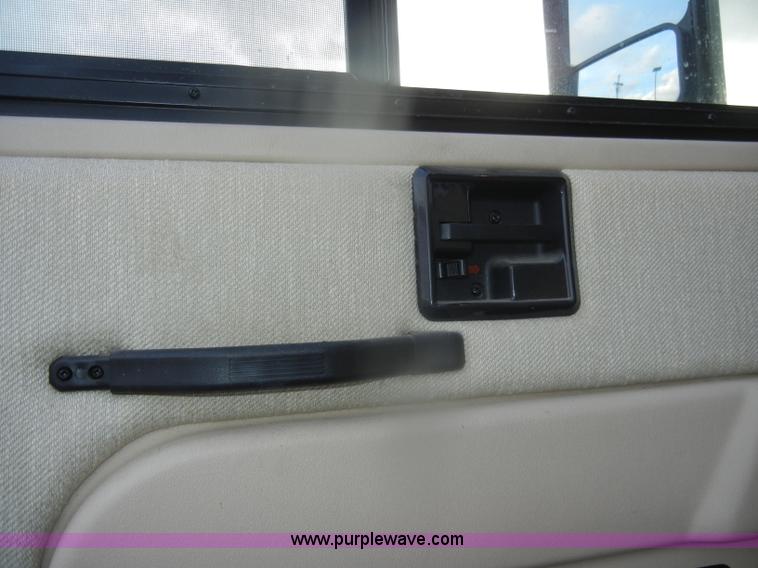 image for item D4761 1995 Ford Holiday Rambler Endeavor LE motorhome RV