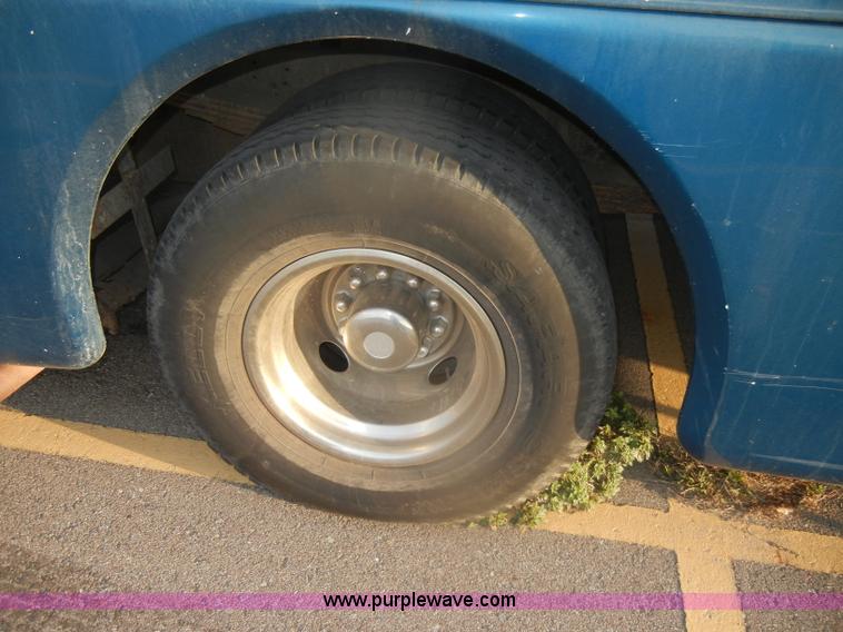 image for item D4761 1995 Ford Holiday Rambler Endeavor LE motorhome RV