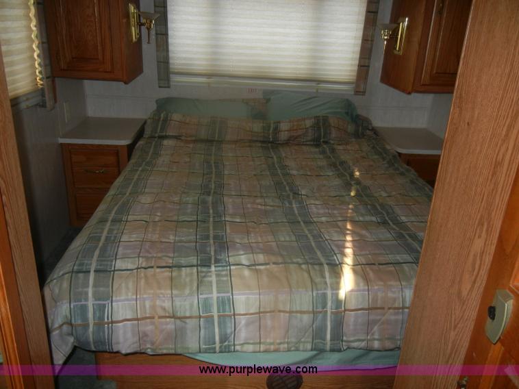 image for item D4761 1995 Ford Holiday Rambler Endeavor LE motorhome RV