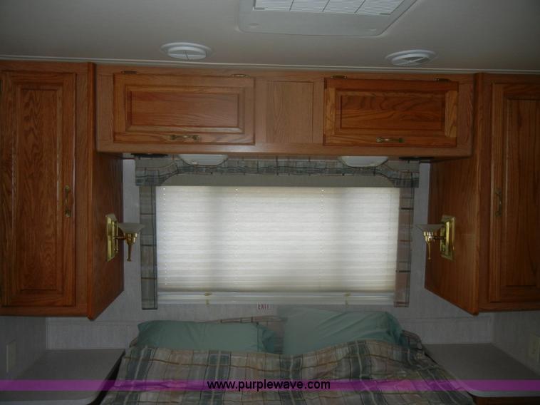 image for item D4761 1995 Ford Holiday Rambler Endeavor LE motorhome RV