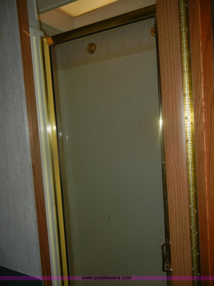 image for item D4761 1995 Ford Holiday Rambler Endeavor LE motorhome RV