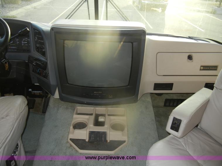 image for item D4761 1995 Ford Holiday Rambler Endeavor LE motorhome RV