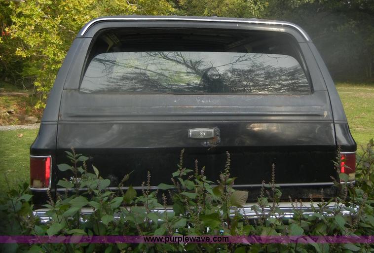 image for item D4875 1988 Chevrolet Suburban 1500 SUV