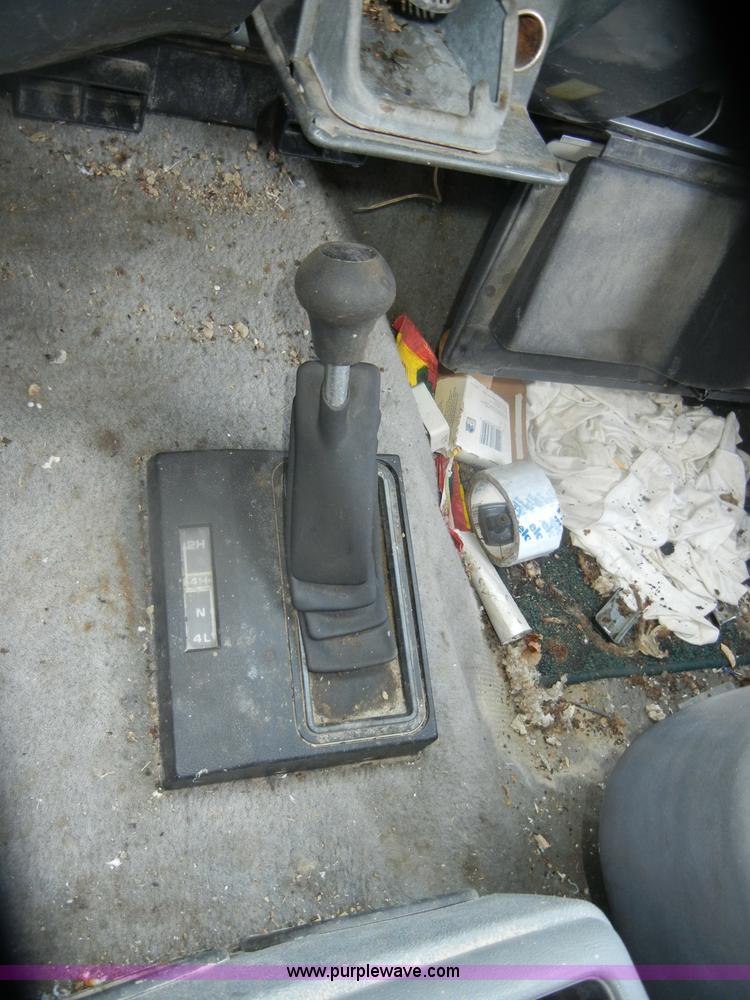 image for item D4875 1988 Chevrolet Suburban 1500 SUV