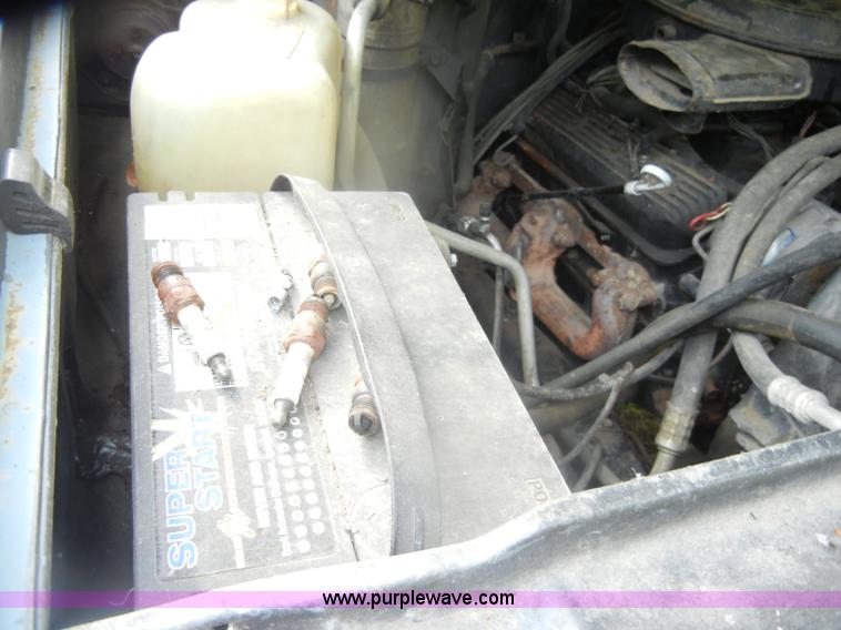 image for item D4875 1988 Chevrolet Suburban 1500 SUV