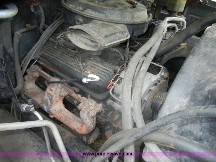 image for item D4875 1988 Chevrolet Suburban 1500 SUV