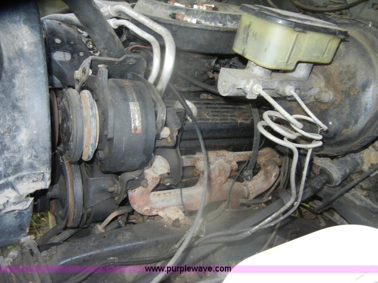 image for item D4875 1988 Chevrolet Suburban 1500 SUV