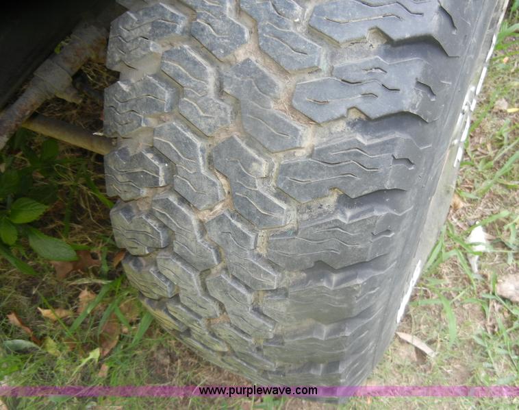 image for item D4875 1988 Chevrolet Suburban 1500 SUV