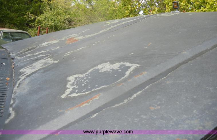 image for item D4875 1988 Chevrolet Suburban 1500 SUV