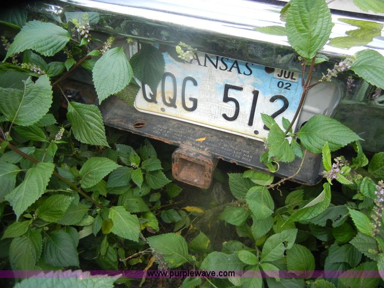 image for item D4875 1988 Chevrolet Suburban 1500 SUV