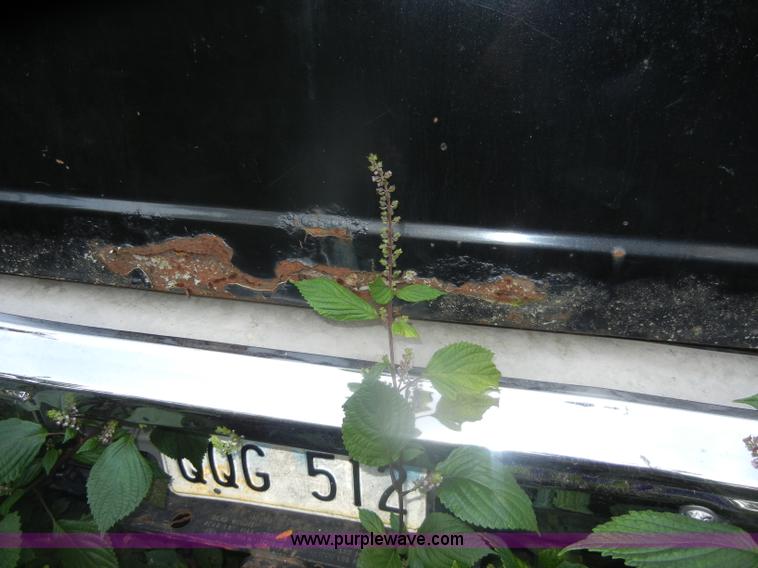 image for item D4875 1988 Chevrolet Suburban 1500 SUV