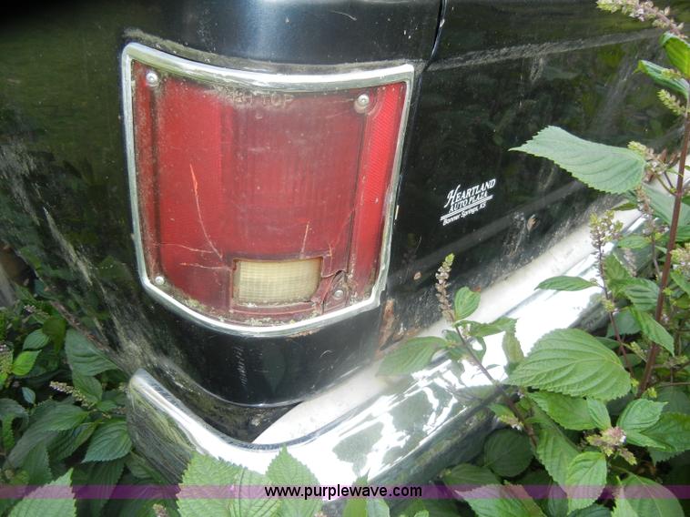 image for item D4875 1988 Chevrolet Suburban 1500 SUV