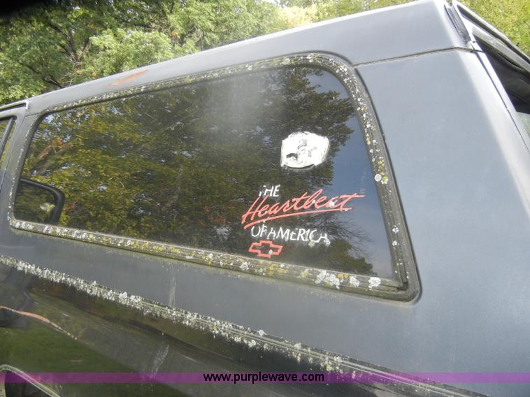 image for item D4875 1988 Chevrolet Suburban 1500 SUV