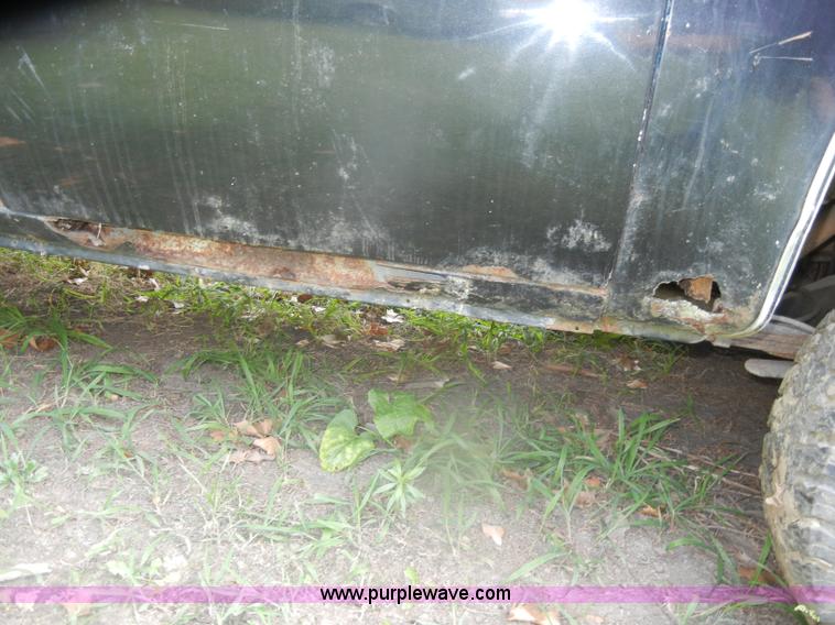 image for item D4875 1988 Chevrolet Suburban 1500 SUV