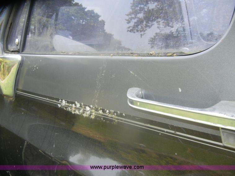 image for item D4875 1988 Chevrolet Suburban 1500 SUV