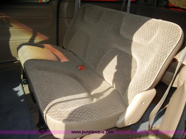 image for item D4932 1998 Plymouth Grand Voyager minivan