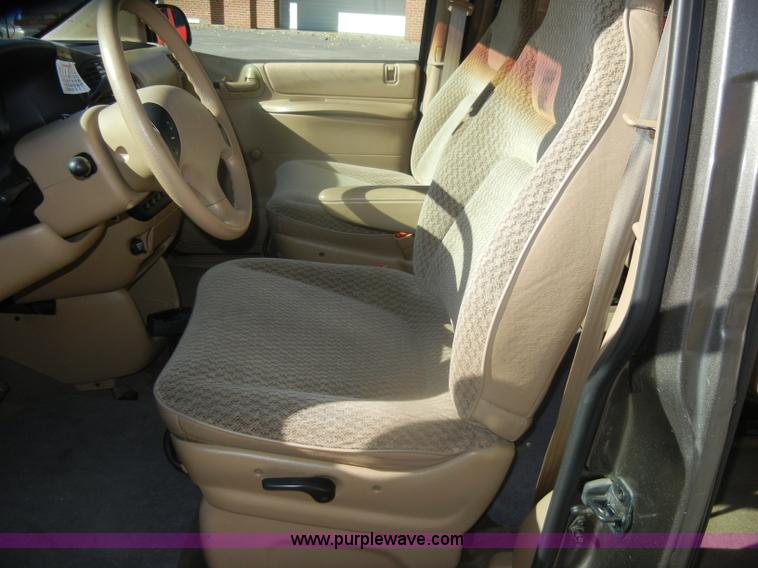 image for item D4932 1998 Plymouth Grand Voyager minivan