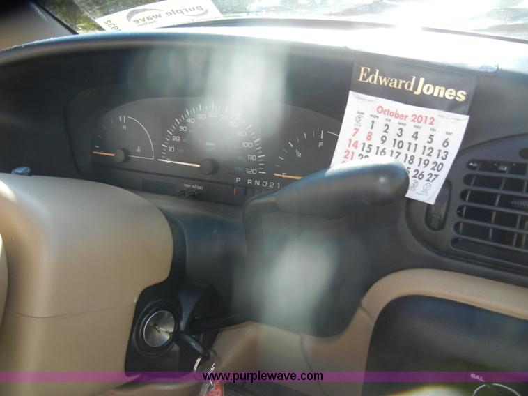image for item D4932 1998 Plymouth Grand Voyager minivan