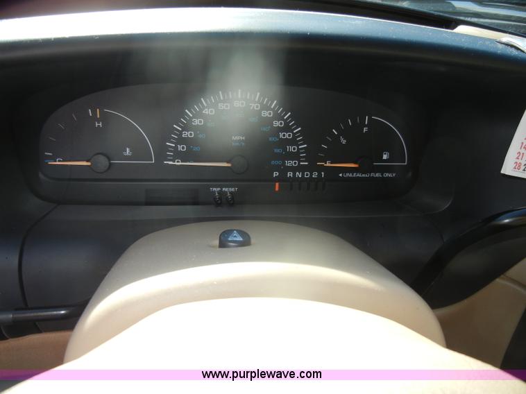 image for item D4932 1998 Plymouth Grand Voyager minivan