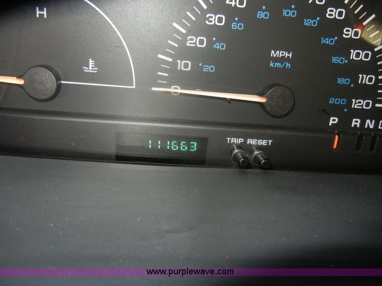 image for item D4932 1998 Plymouth Grand Voyager minivan