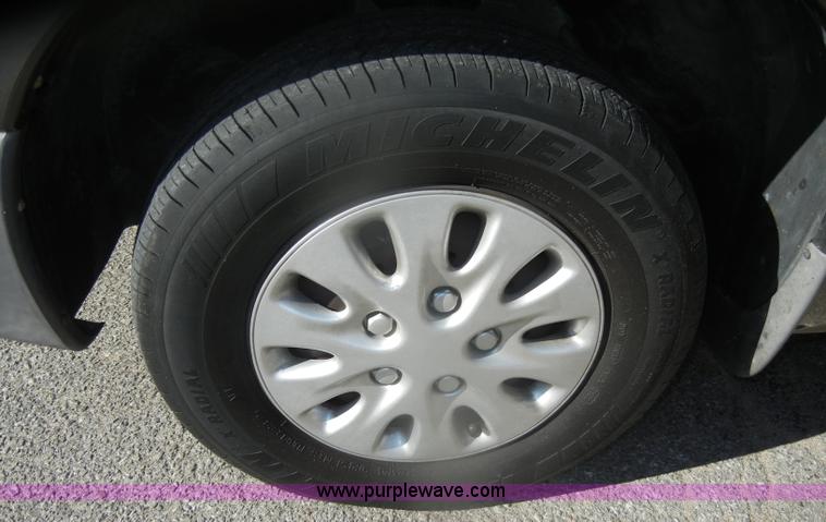 image for item D4932 1998 Plymouth Grand Voyager minivan