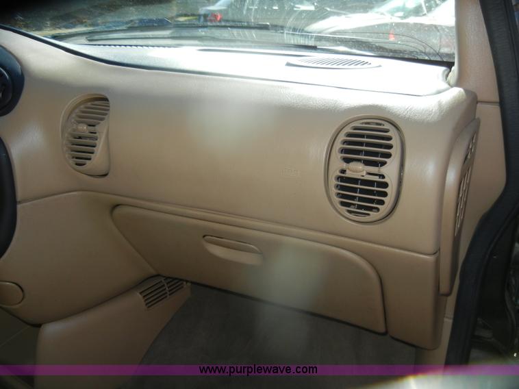 image for item D4932 1998 Plymouth Grand Voyager minivan