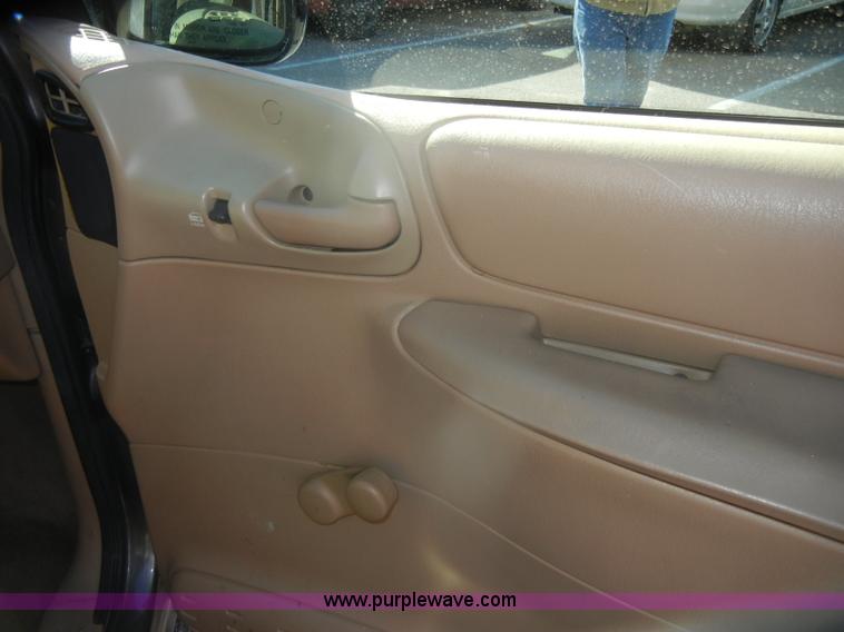 image for item D4932 1998 Plymouth Grand Voyager minivan