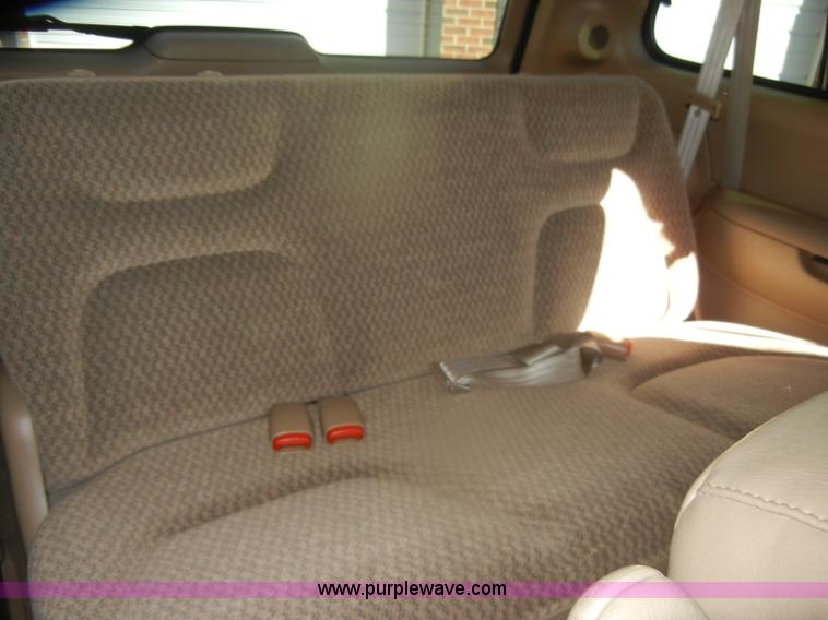 image for item D4932 1998 Plymouth Grand Voyager minivan
