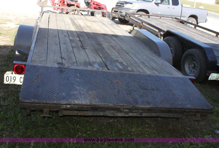 image for item E4260 2003 Neal tandem axle trailer