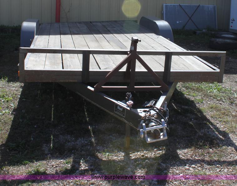 image for item E4260 2003 Neal tandem axle trailer