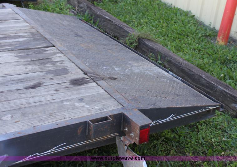 image for item E4260 2003 Neal tandem axle trailer