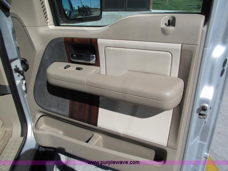 image for item E5585 2006 Lincoln Mark LT SuperCrew pickup truck