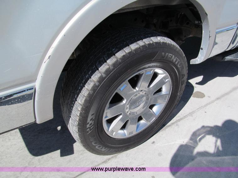 image for item E5585 2006 Lincoln Mark LT SuperCrew pickup truck