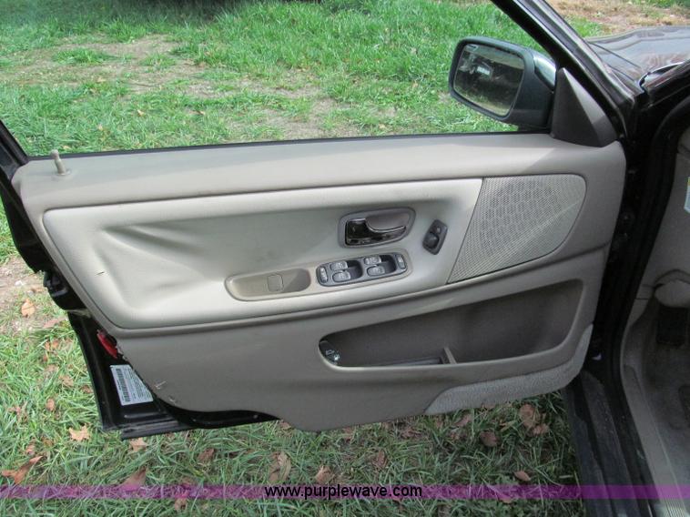 image for item E5655 1999 Volvo V70XC Cross Country