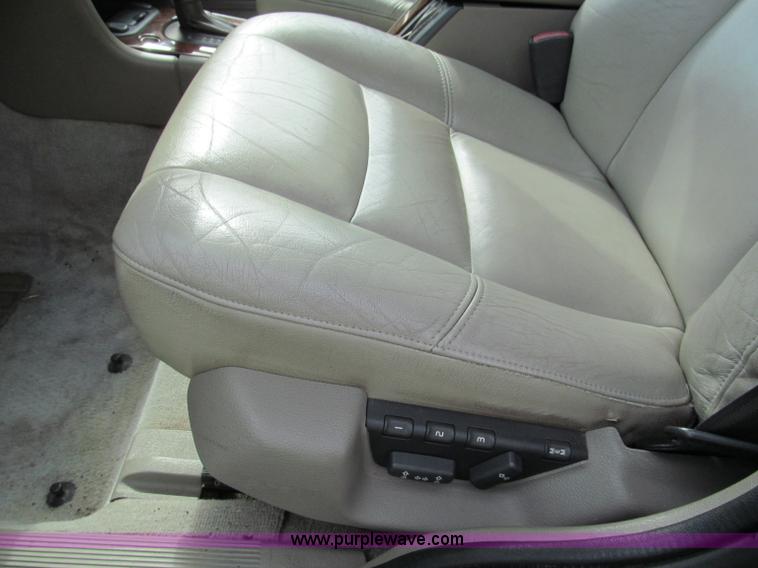 image for item E5655 1999 Volvo V70XC Cross Country