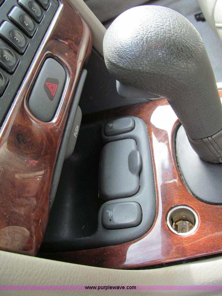 image for item E5655 1999 Volvo V70XC Cross Country