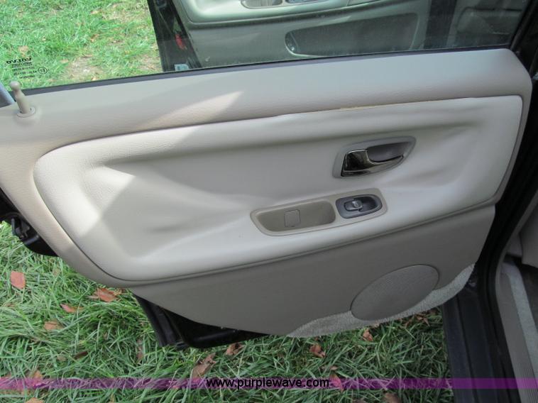 image for item E5655 1999 Volvo V70XC Cross Country