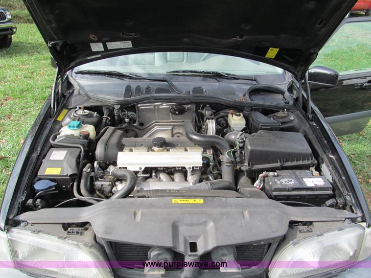 image for item E5655 1999 Volvo V70XC Cross Country
