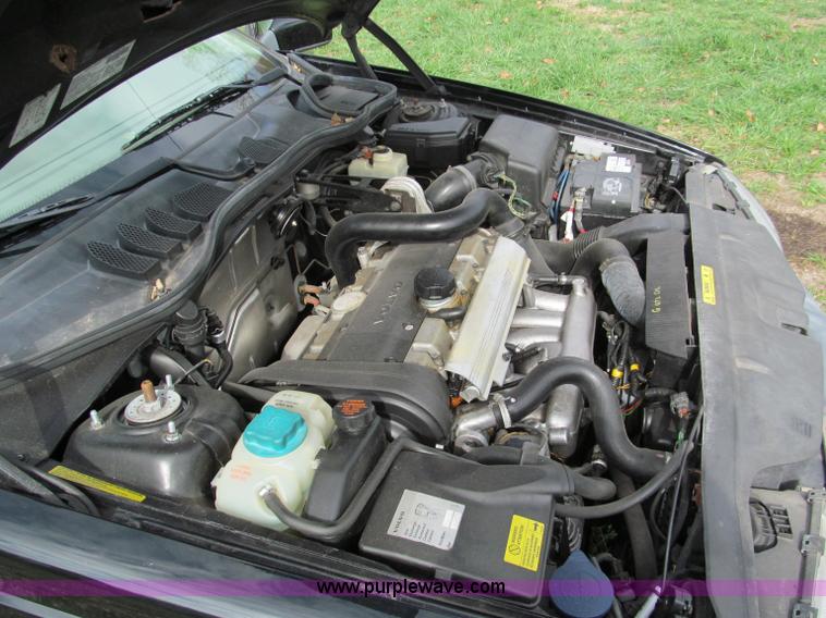 image for item E5655 1999 Volvo V70XC Cross Country